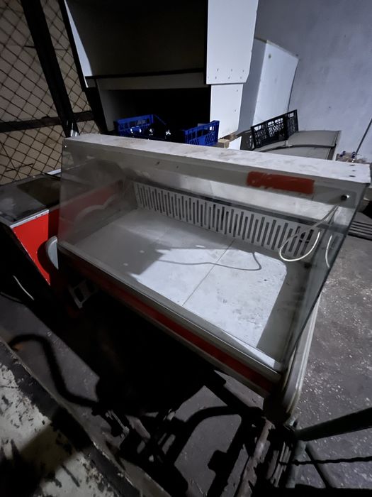 Холодильна вітрина