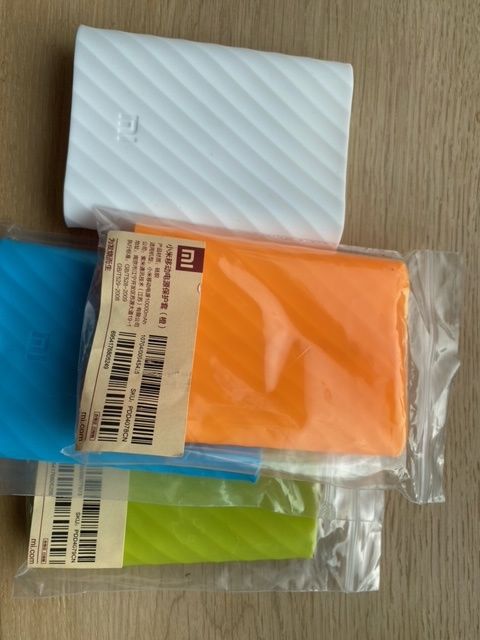 Gumowe etui na powerbank Xiaomi 5000
