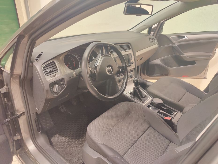 VOLKSWAGEN GOLF VII 1.2 TSI Confortline (Gasolina  2015)