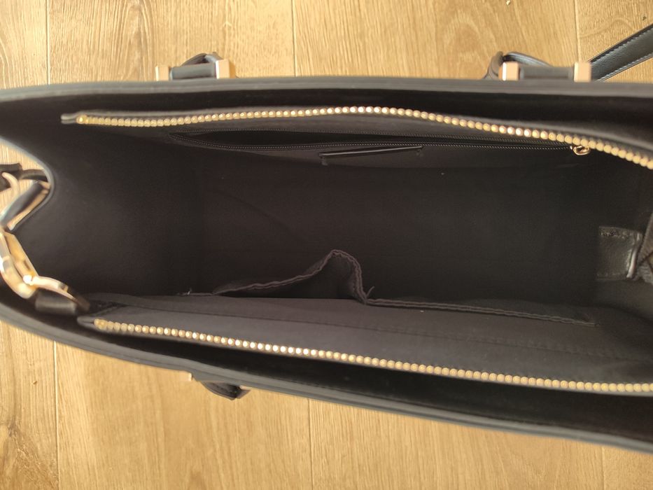 Czarna torebka Reserved