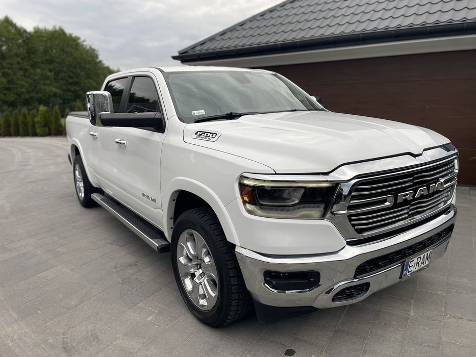 Dodge Ram 1500 5.7Lpg Laramie radio 12” 58tys km hak full led asystent