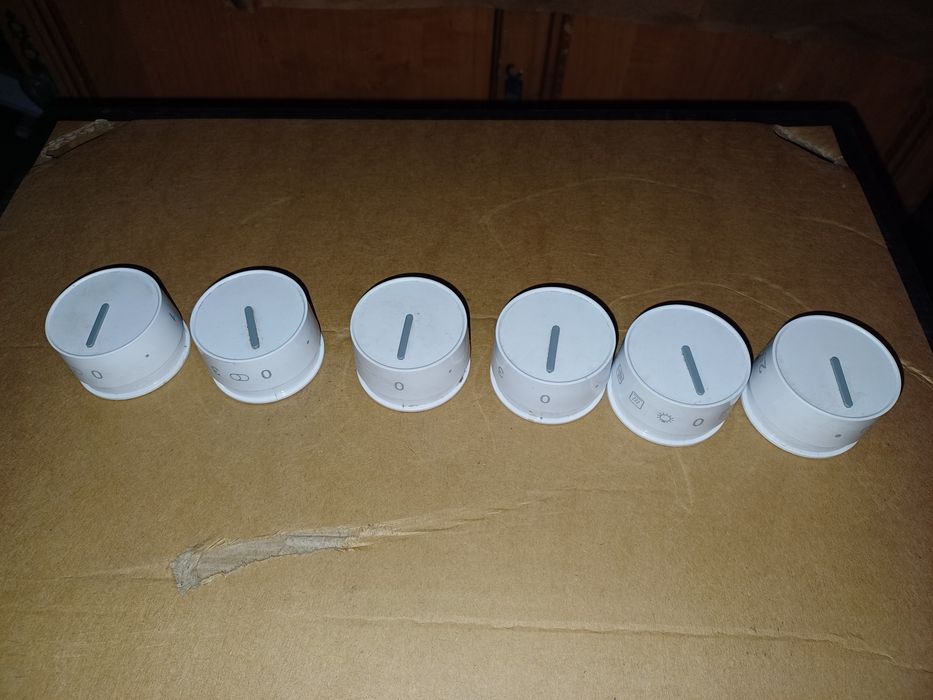Pokrętła do kuchenki Amica śr 4 cm .