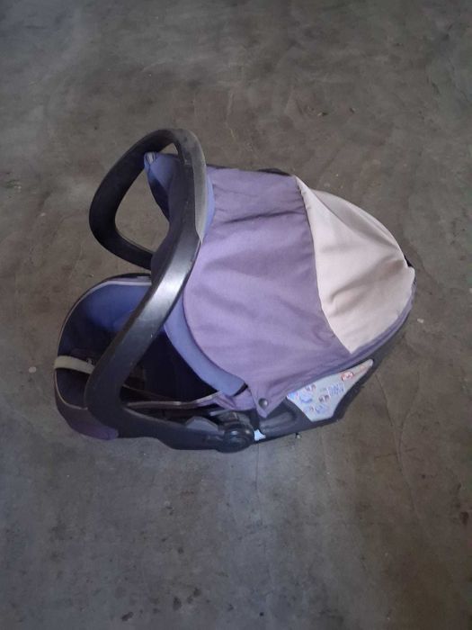 Conjunto carrinho de bebé + alcofa + cadeira-auto chicco