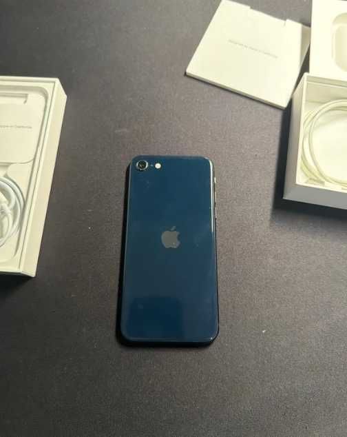 Pack Apple: iPhone SE 3ª Geração 128GB + AirPods 2ª Geração (Com Caixas e Fatura Worten)