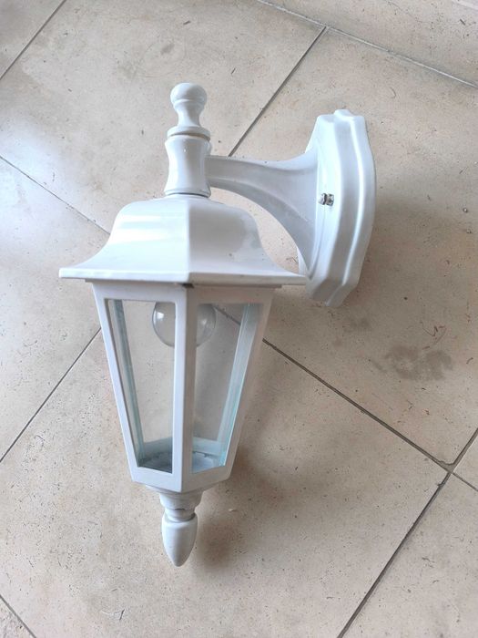 Candeeiro branco de exterior