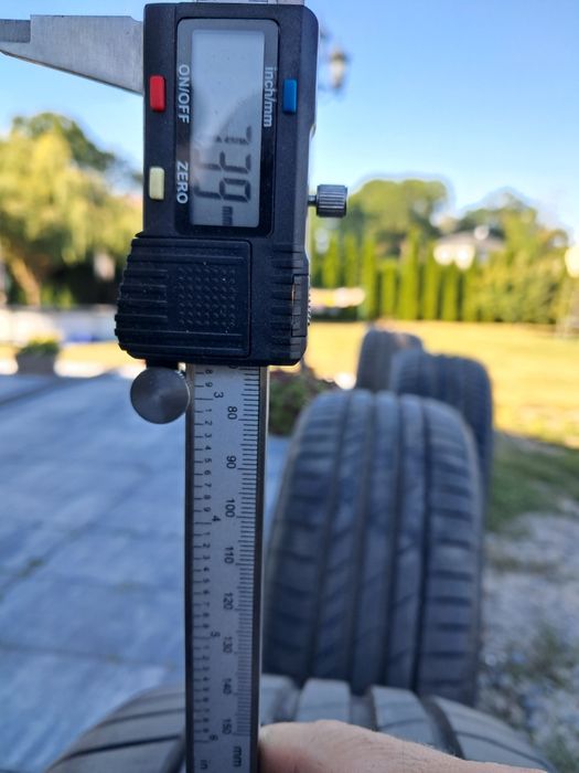 Komplet opon  235/50/19 .stan jak NOWE
