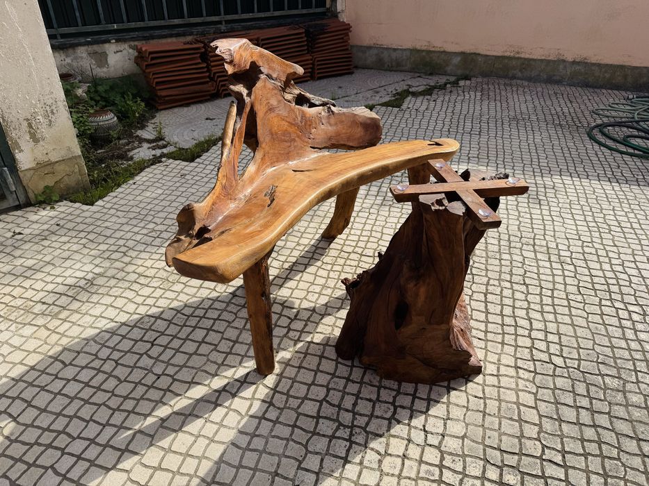 Conjunto de banco e mesa de Bali