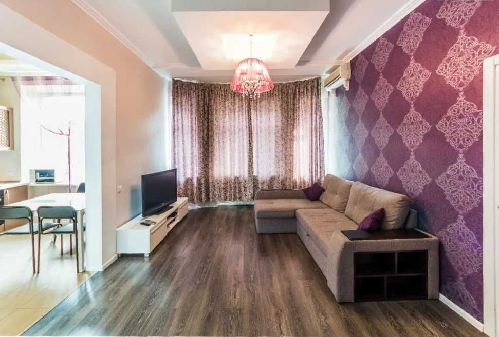 Подобова оренда 2к квартири в Оболонському р-ні, м. Оболонь