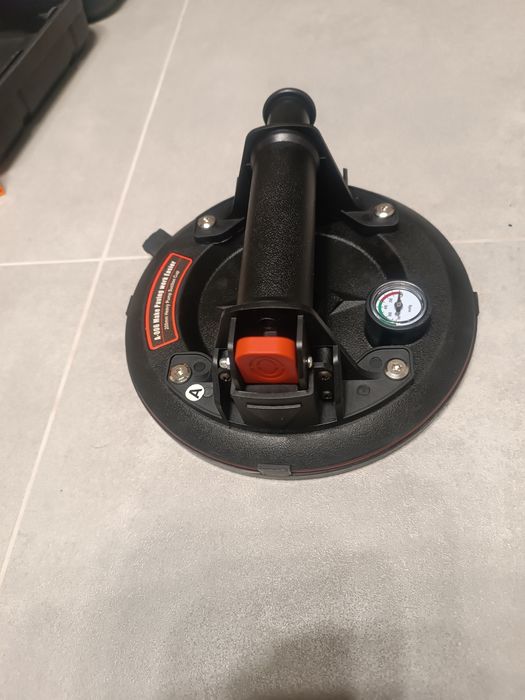 Присоска вакуумна з манометром