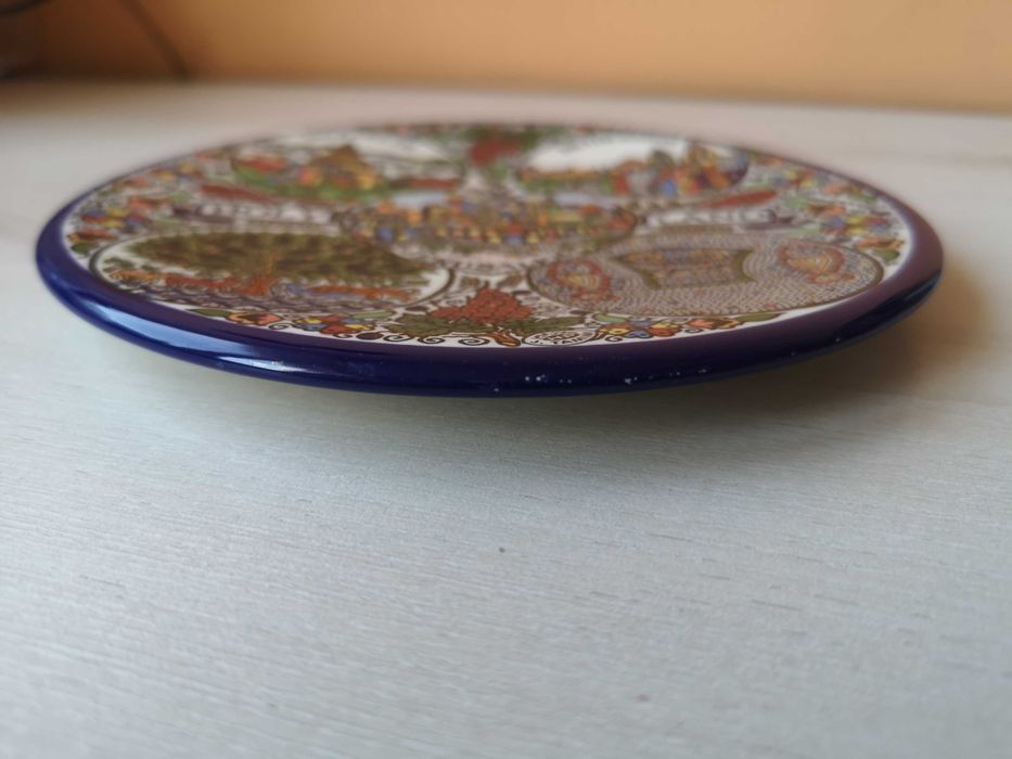 Ręcznie malowany talerz ceramiczny