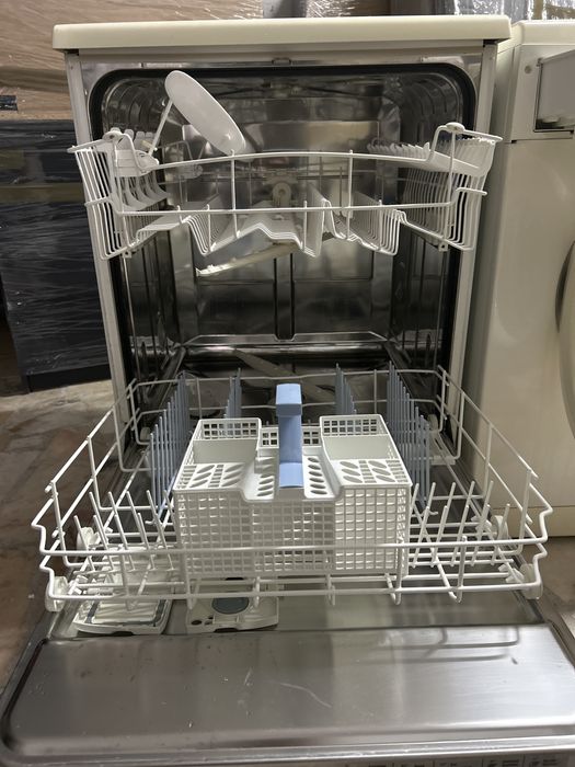 Vendo Maquina Roupa e Loiça Usadas Muito bem estimadas