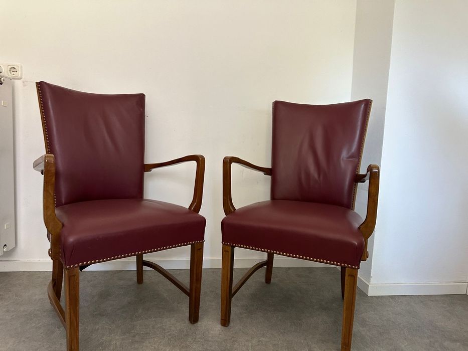 Fotele antyczne w stylu biedermeier-skórzane antyk 53