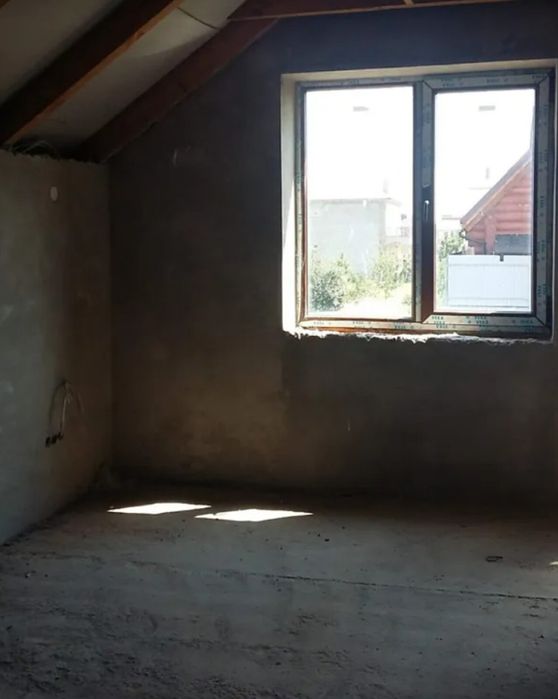 Продаж 3 пов. будинку з гаражем і діл. 16 соток, 525 кв. м, Смиківці