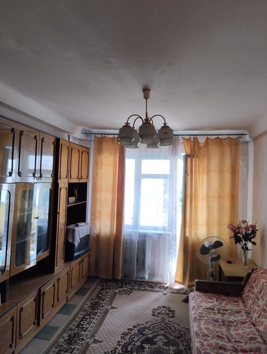 Продаж три кімнатної квартири