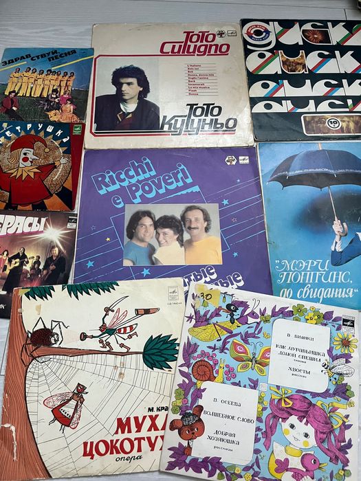 Платівки різних виконавців та казки