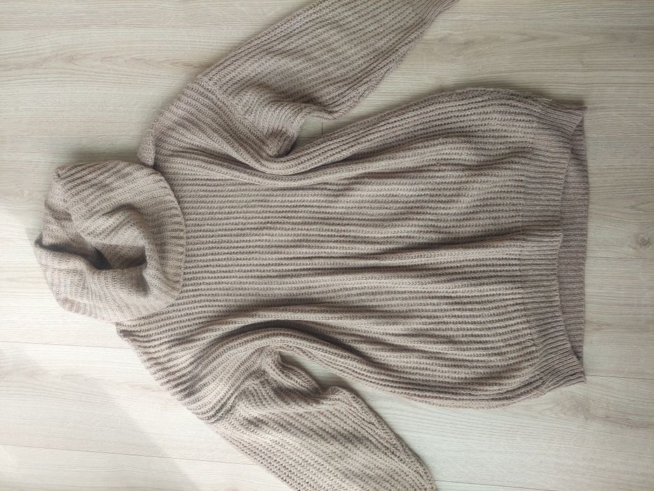 Sweter oversize beżowy włoski r. uniwersalny