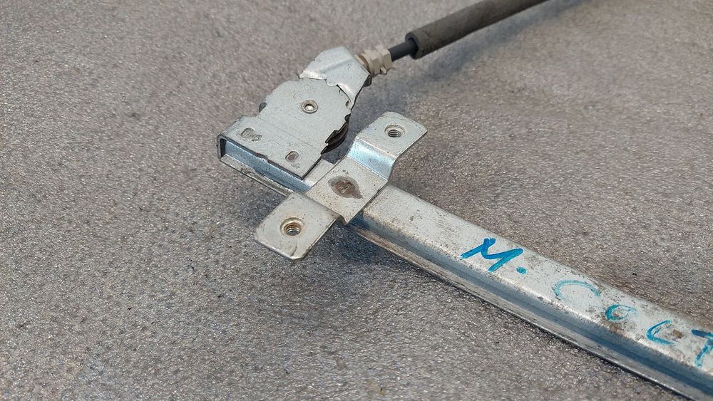 Elevador vidros frente esquerdo MITSUBISHI Colt V (CJ_, CP_)