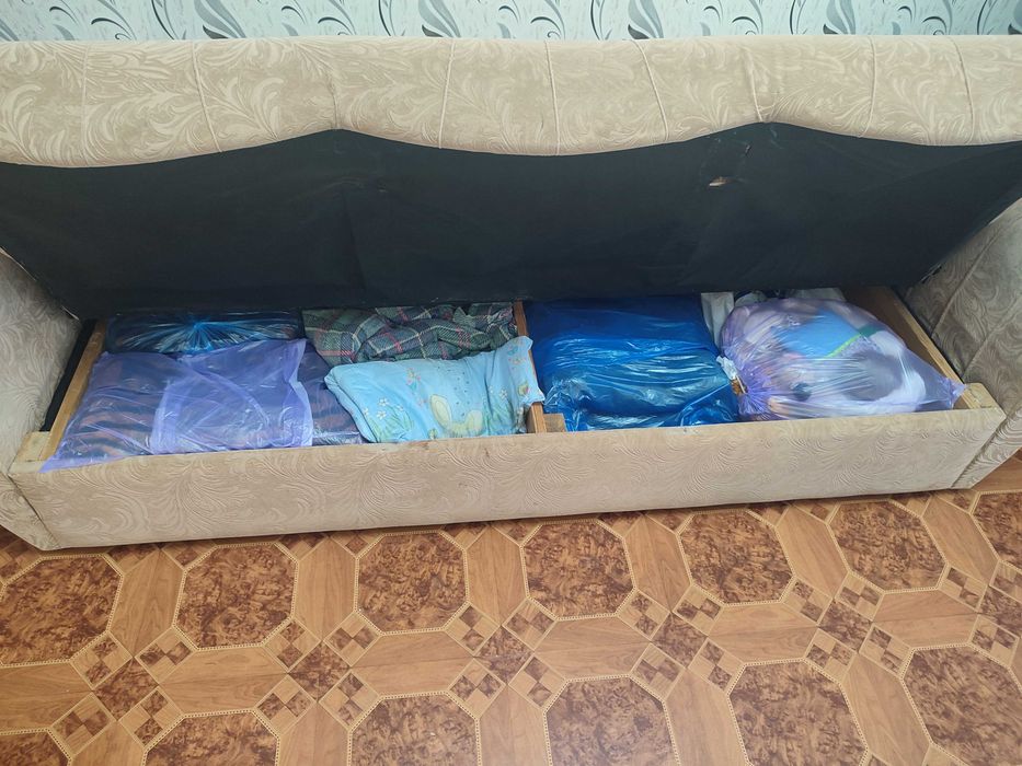 Диван раскладной б/у