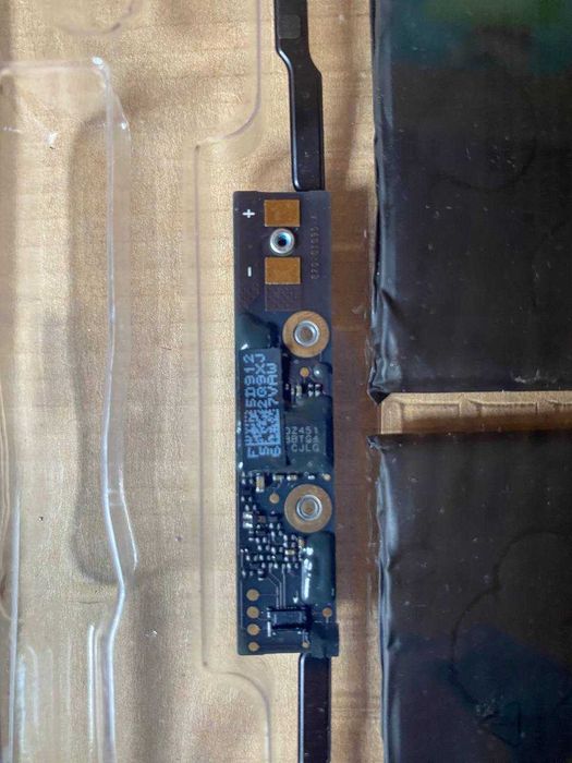 Батарея для macbook pro model A1990