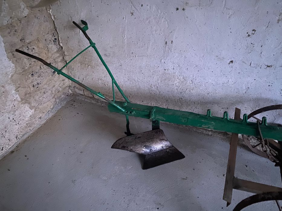 Кінний плуг продам
