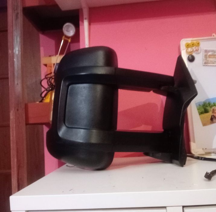 Mam do zaoferowania zewnętrze lusterka z kierunkami ruchu w stanie bardzo dobrym pasują do kilku modeli busa