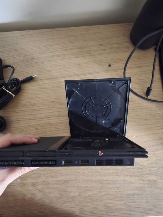 PS2 Slim c/Comando (Não testada)