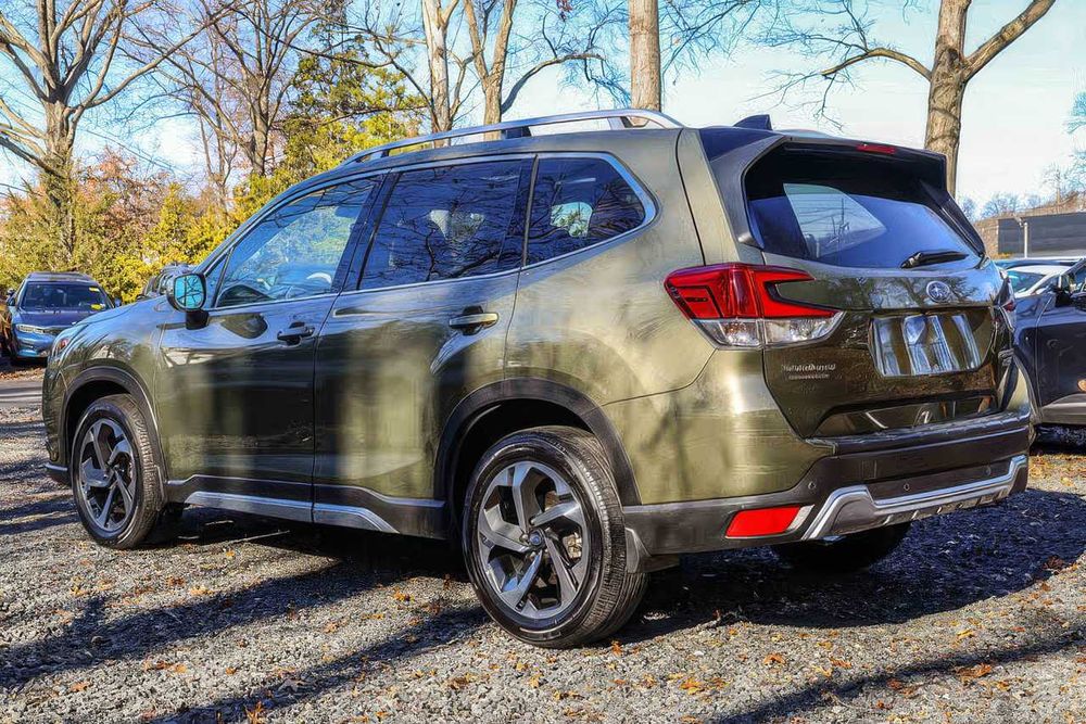 Subaru Forester Touring Crossover      2024