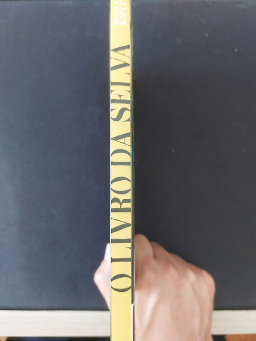 Livro "O Livro da Selva" de Rudyard Kipling
