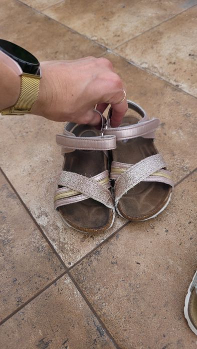 Skórzane sandałki dla dziewczynki klapki buciki zestaw sandałów sandał