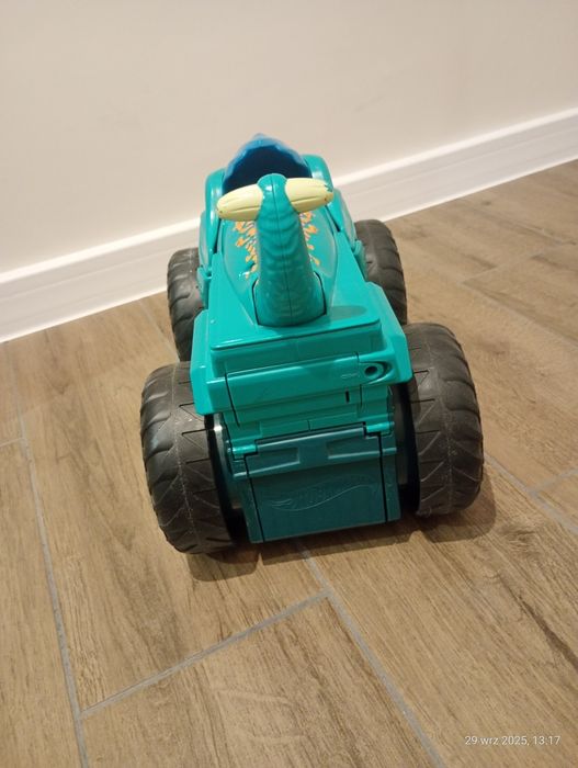 Hot wheels mega wrex