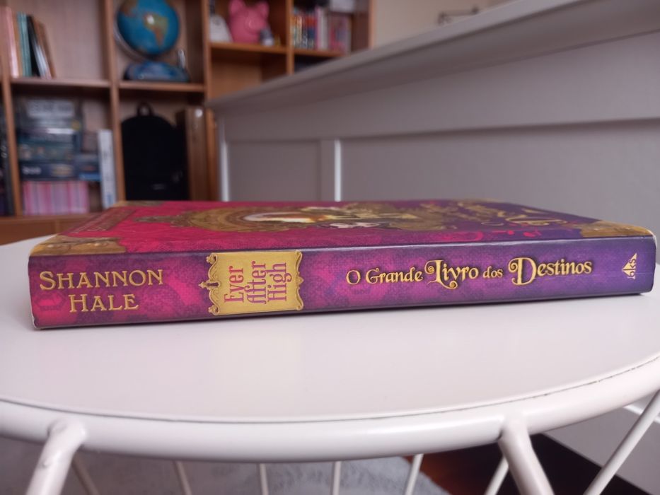 "O Grande Livro dos Destinos" | Shannon Hale