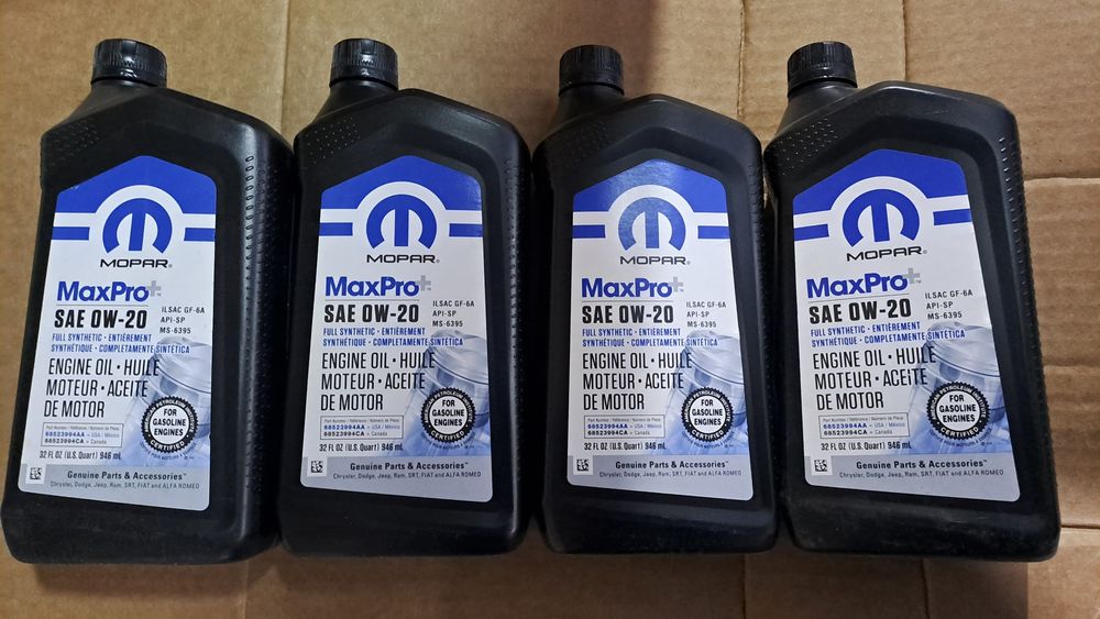Моторна олива Mopar MaxPro+ 0W-20 0,946л 68523994AA