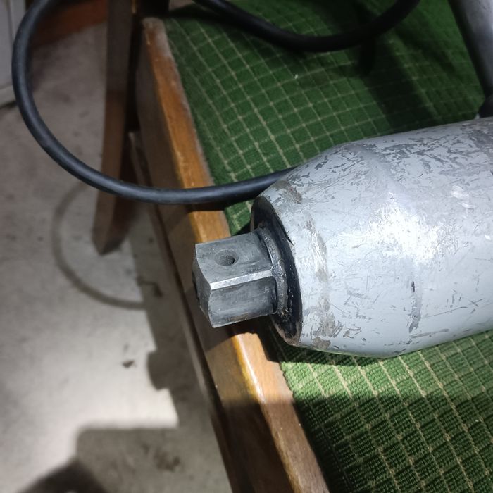 Klucz udarowy Bosch GDS 30 1000NM Zakrętarka