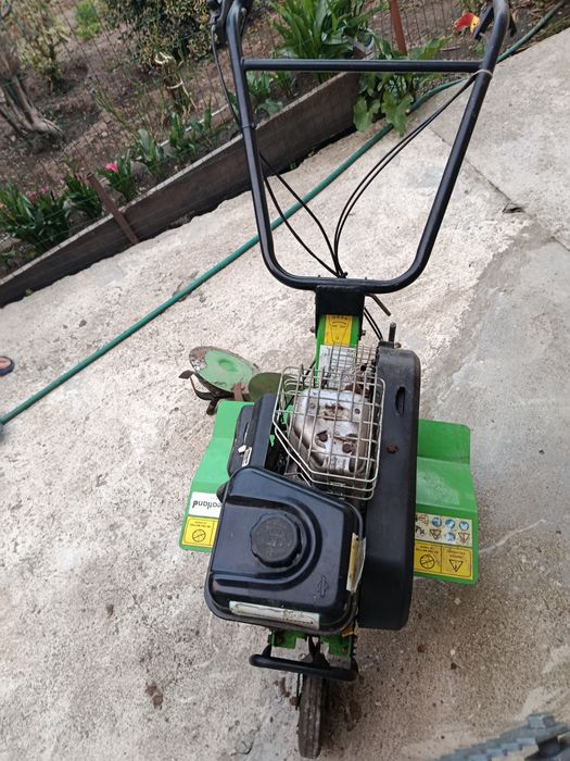 Motocultivadora a gasolina