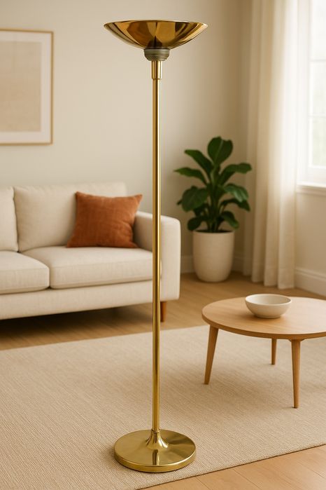 Złota lampa stojąca