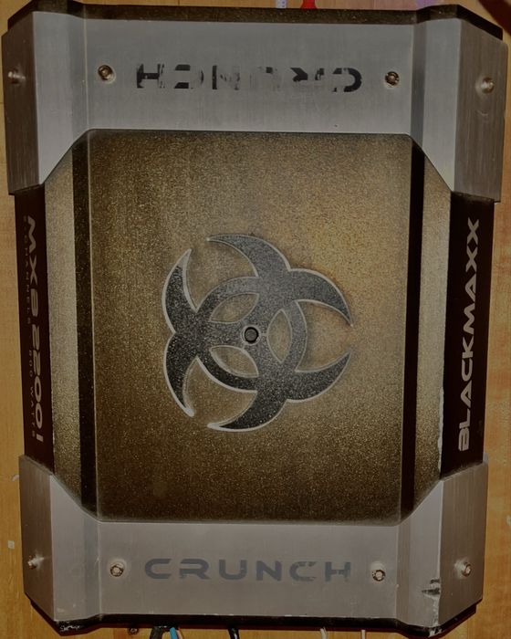 Продам 2к. Уселитель Crunch BLACKMAX