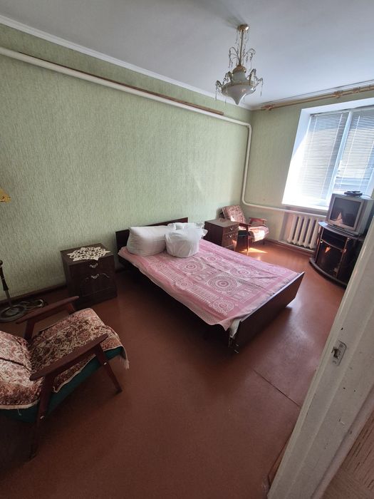 Продам пів будинку