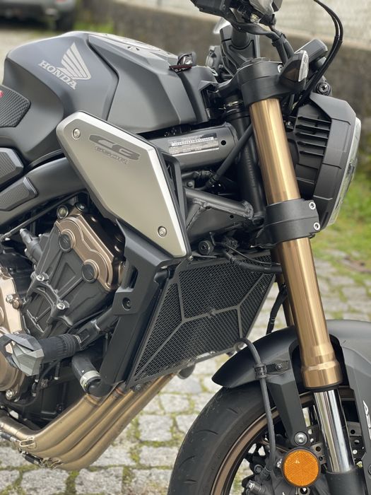 Honda CB650R 2021 – Como Nova + Extras