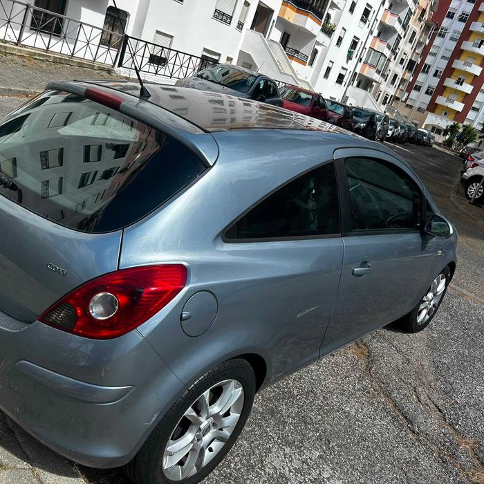 Opel Corsa 1.3 CDTI 2500€