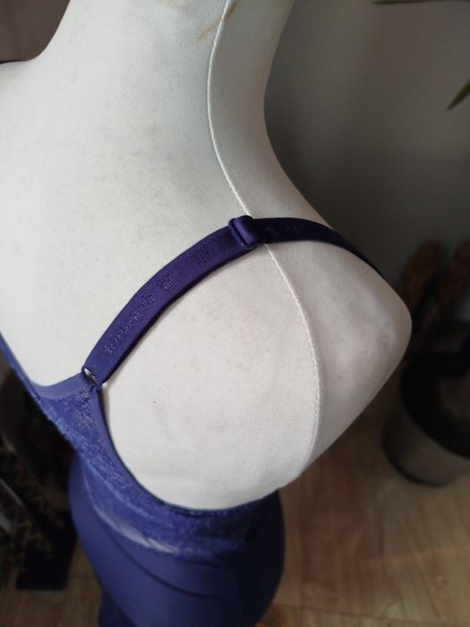 Triumph bielizna modelująca halka push up m
