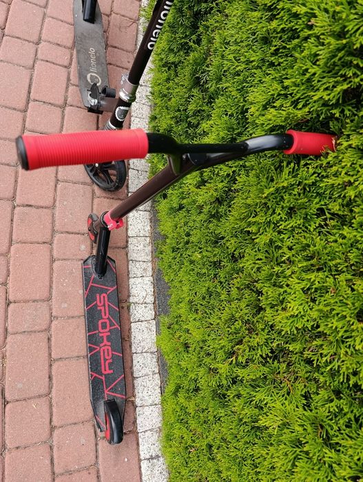 Sprzedam 2 używane hulajnogi.