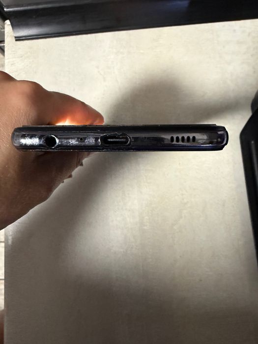 Продам смартфон Samsung A72