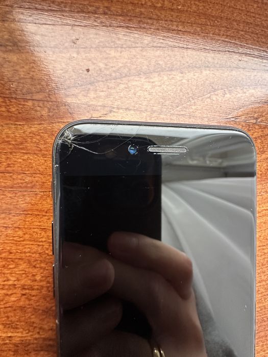 Iphone se 2 generacja
