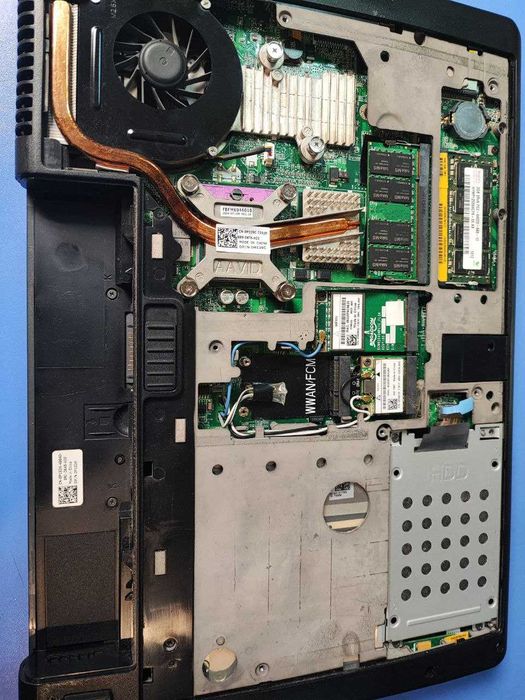 Ноутбук Dell Studio 1537