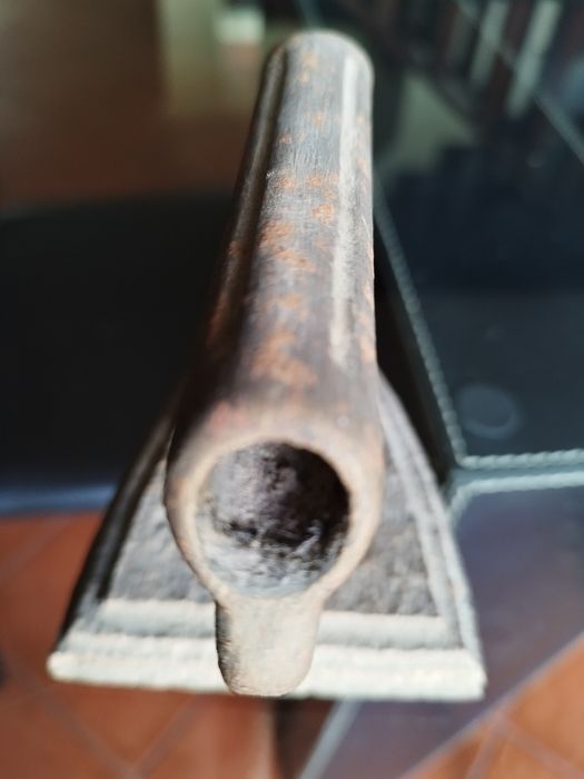 Ferro de passar antigo em ferro fundido