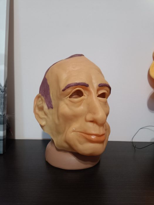 Маска Трамп Монро Тимошенко Путин Ельцин Брежнев Зеленский Джокер Йода