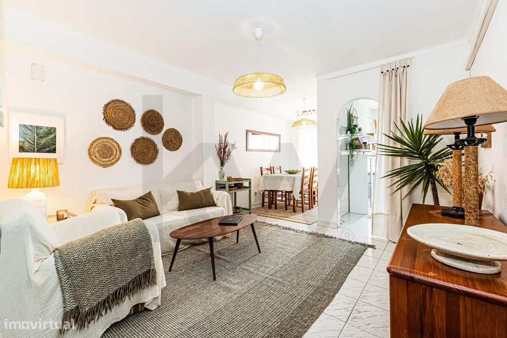 Apartamento T2 com Lugar de Garagem a menos de 200m da Praia - Armação