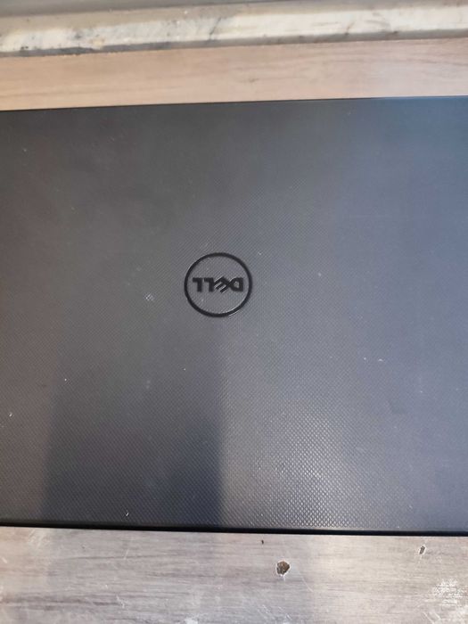 DELL Inpirion 15 SERIES 3000