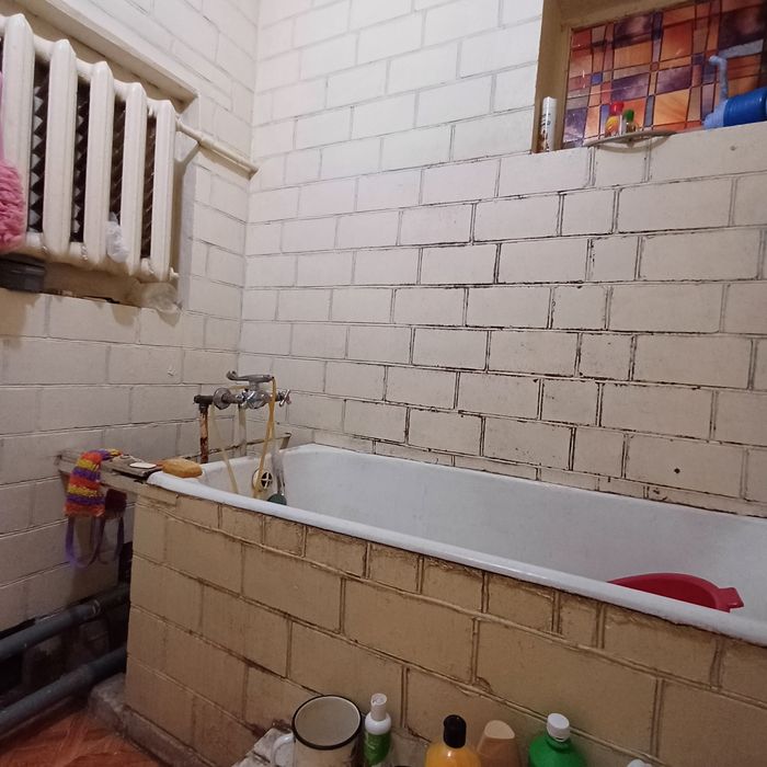 Продаж будинку з жилою літнею кухнею,район сахзаводу