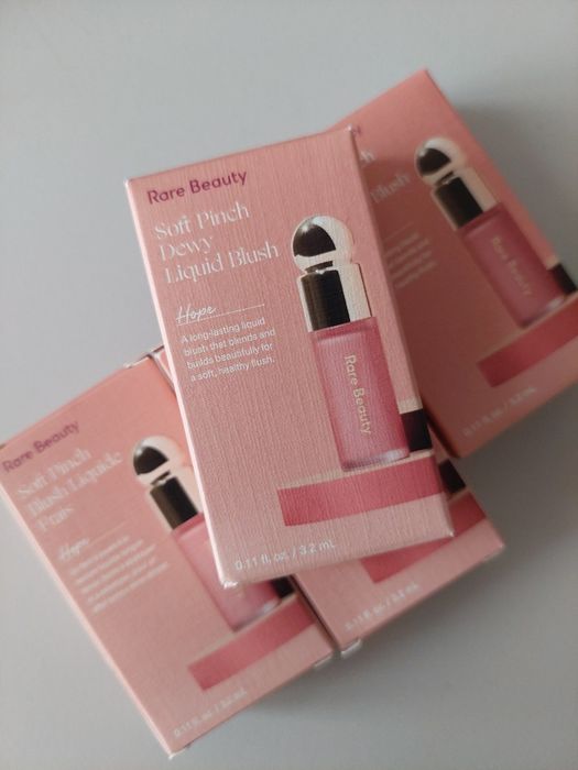 Рідкі рум`яна Rare Beauty soft pinch liquid blush Hope